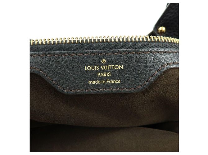 Borsa a tracolla e borsa a mano Louis Vuitton Monogram Mahina L Noir M95765 - vista 21