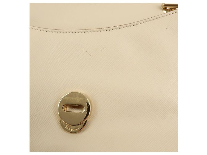 Salvatore Ferragamo Borsa a tracolla e borsa a mano Ferragamo Gancini in pelle con catena, Light Beige - vista 19