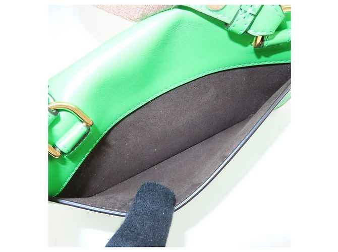 Borsa a spalla Fendi Flat Baguette in pelle Verde Marrone 8BS039 - vista 16