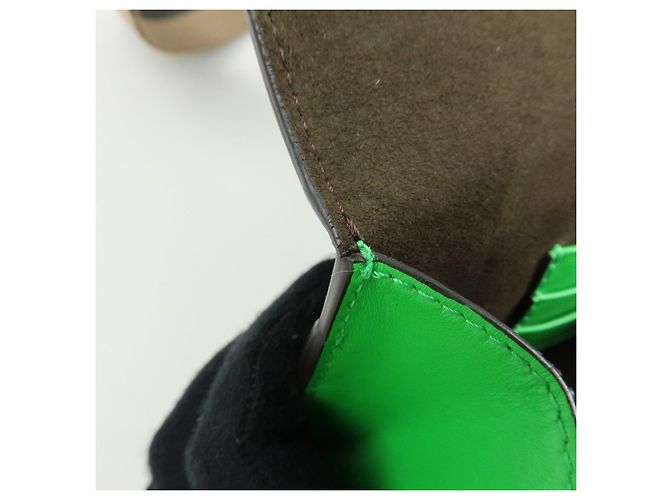 Borsa a spalla Fendi Flat Baguette in pelle Verde Marrone 8BS039 - vista 18