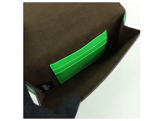 Borsa a spalla Fendi Flat Baguette in pelle Verde Marrone 8BS039 - vista 19
