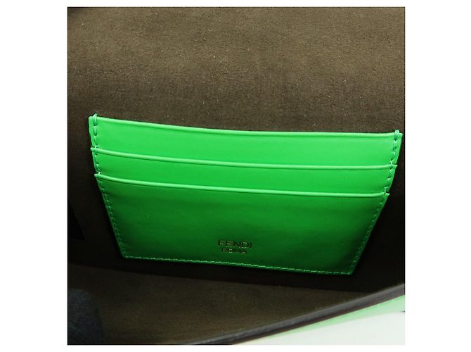 Borsa a spalla Fendi Flat Baguette in pelle Verde Marrone 8BS039 - vista 20