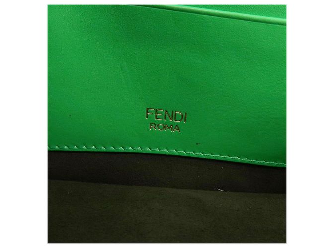 Borsa a spalla Fendi Flat Baguette in pelle Verde Marrone 8BS039 - vista 21