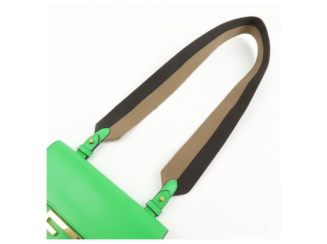 Borsa a spalla Fendi Flat Baguette in pelle Verde Marrone 8BS039 - vista 6