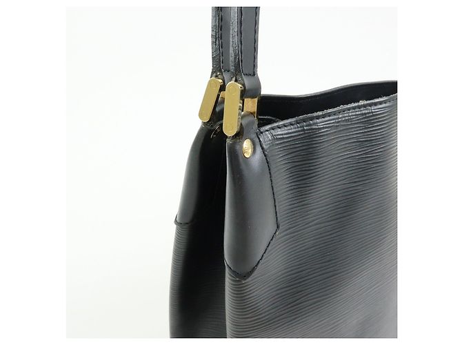 Louis Vuitton Epi Mandala MM Shoulder Bag Noir Black M58892 - vista 16