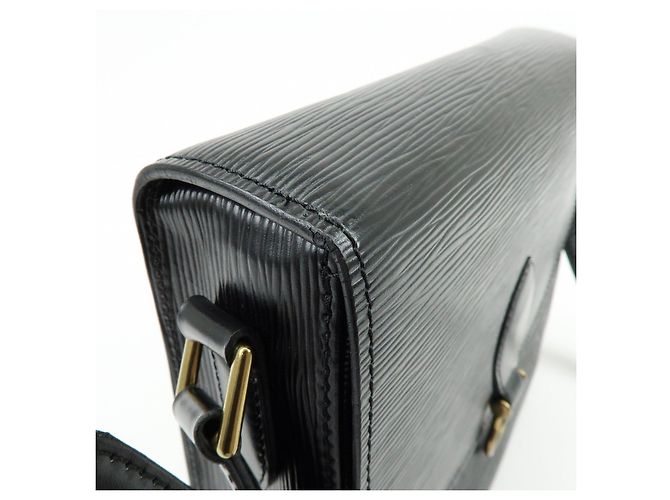 Saint-Cloud Borsa a tracolla Louis Vuitton Epi Saint Cloud Black Noir M52192 - vista 15