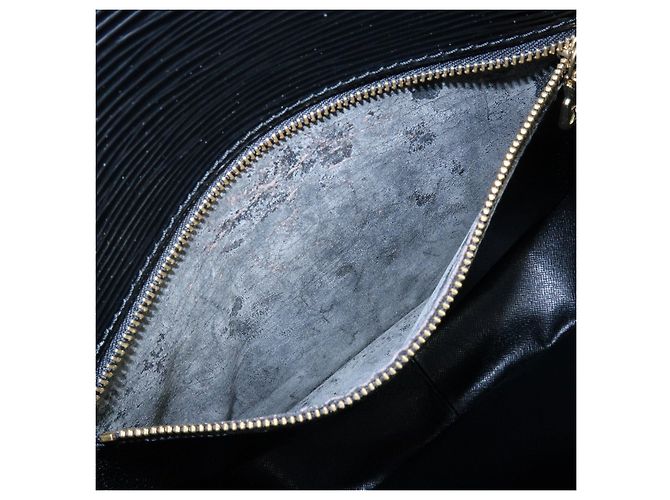 Saint-Cloud Borsa a tracolla Louis Vuitton Epi Saint Cloud Black Noir M52192 - vista 22