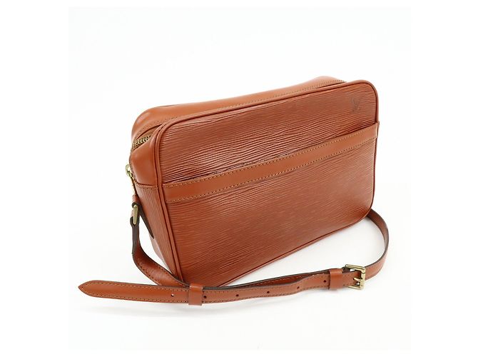 Louis Vuitton Epi Trocadero 27 Shoulder Bag Kenya Brown M52303 - vista 4