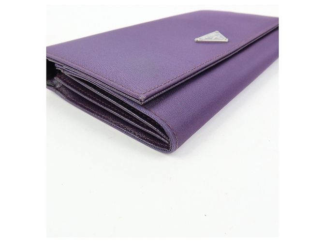 Portafoglio lungo PRADA in nylon e pelle Saffiano con logo triangolare Viola M608 - vista 6