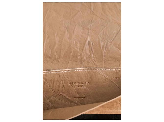Givenchy Invitation défilé A/H 2020-2021 - vue 5