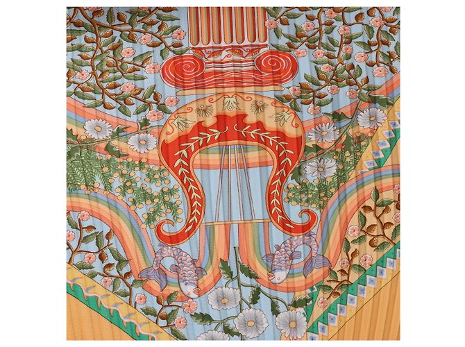 Hermès Carre 90 "Axis Mundi" Plissé Seidentuch in Orange - Ansicht 17