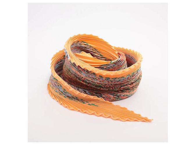 Hermès Carre 90 "Axis Mundi" Plissé Seidentuch in Orange - Ansicht 2