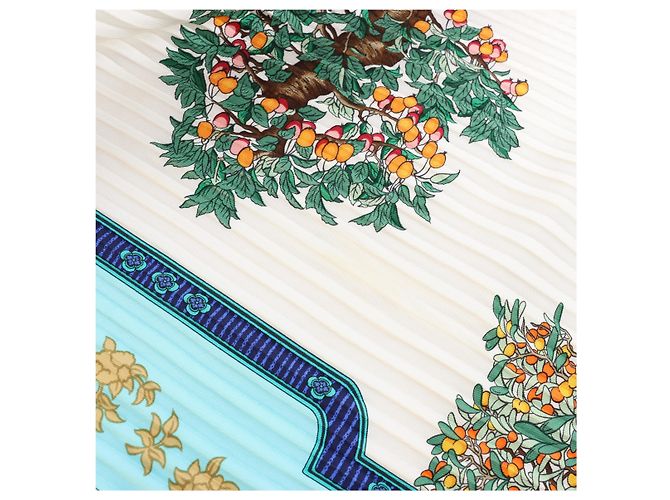 Hermès Carré 90 "BONSAI" Plissiertes Seidentuch in Blau - Ansicht 10