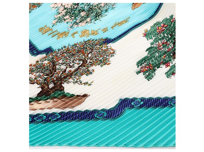 Hermès Carré 90 "BONSAI" Plissiertes Seidentuch in Blau - Ansicht 7