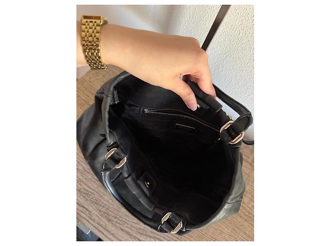 Sac à main Prada en cuir noir - vue 12