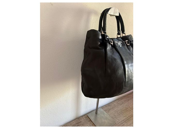 Sac à main Prada en cuir noir - vue 5