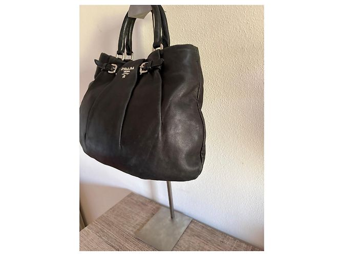 Sac à main Prada en cuir noir - vue 7
