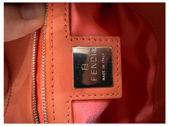 Borsa a spalla Fendi Baguette Corallo - vista 13