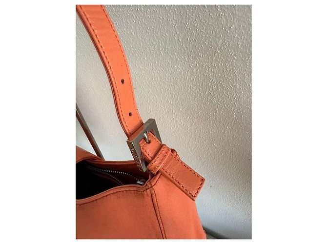 Borsa a spalla Fendi Baguette Corallo - vista 5