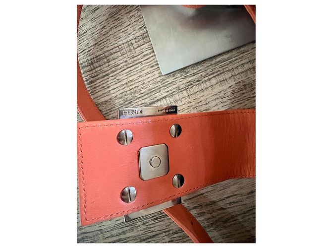 Borsa a spalla Fendi Baguette Corallo - vista 9
