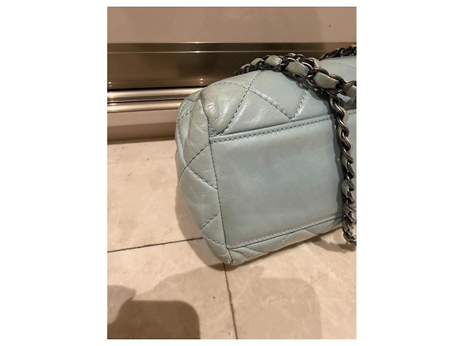 Chanel Flap Bag aus gestepptem Leder Hellblau - Ansicht 2