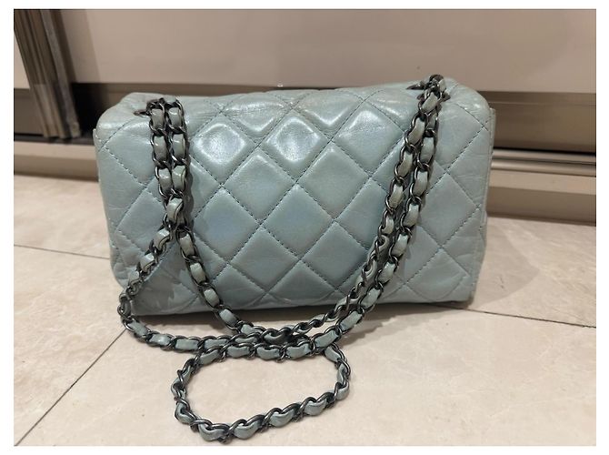 Chanel Flap Bag aus gestepptem Leder Hellblau - Ansicht 4