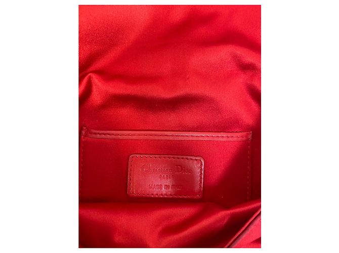 Clutch Christian Dior in raso rosso Cannage con cristalli - vista 3