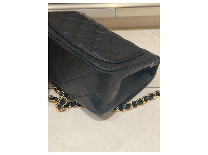 Chanel Classic Flap Bag in pelle di agnello nera - vista 2
