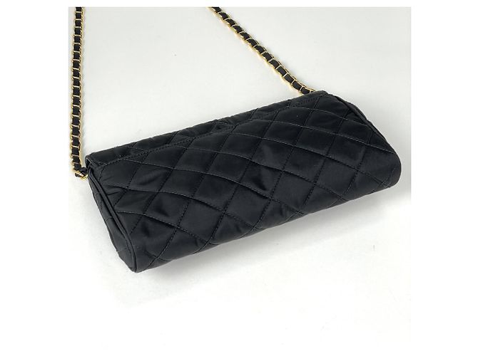 Prada gesteppte Nylon-Schultertasche - Ansicht 2