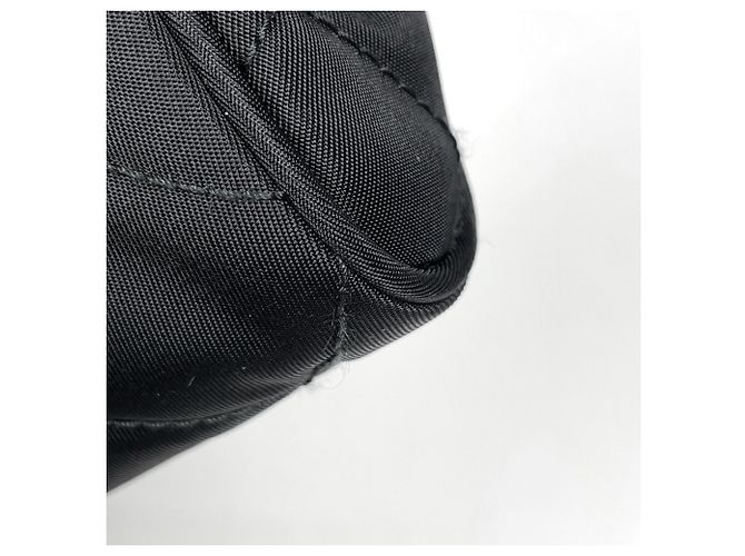 Prada gesteppte Nylon-Schultertasche - Ansicht 3