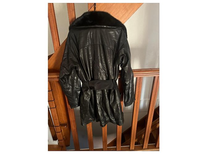 Jitrois Cappotto in pelle nera con collo in pelliccia - vista 2