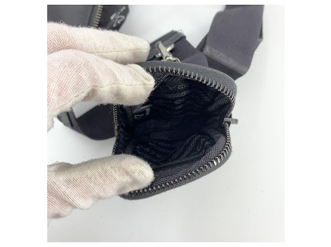 Prada Borsa a tracolla messenger in tela Re-Nylon nera con pochette - vista 7