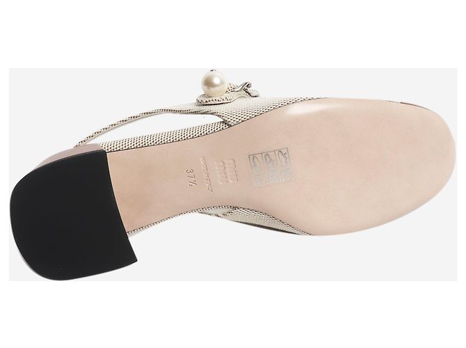Miu Miu Décolleté slingback in tela neutra e marrone con catena e perle - taglia EU 37.5 - vista 6