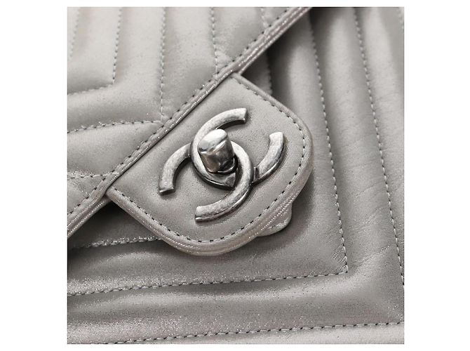 CHANEL V Stitch Backpack Leather Silver CC - vista 23