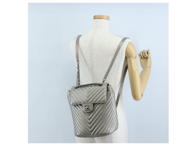 CHANEL V Stitch Backpack Leather Silver CC - vista 36