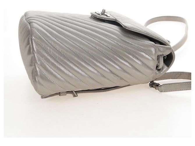 CHANEL V Stitch Backpack Leather Silver CC - vista 4