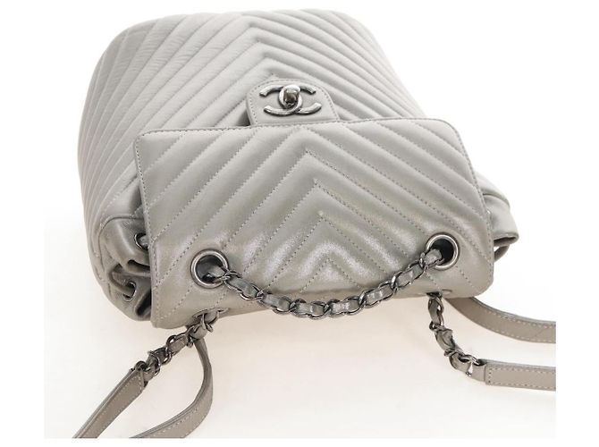 CHANEL V Stitch Backpack Leather Silver CC - vista 6