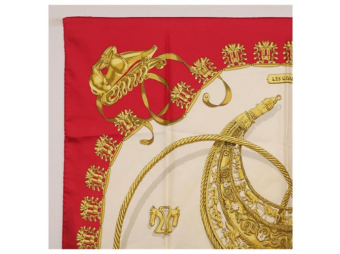 Hermès HERMES Carre 90 Scarf Silk Red Beige  LES CAVALIERS D'OR - vista 2