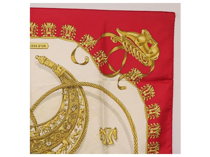 Hermès HERMES Carre 90 Scarf Silk Red Beige  LES CAVALIERS D'OR - vista 4