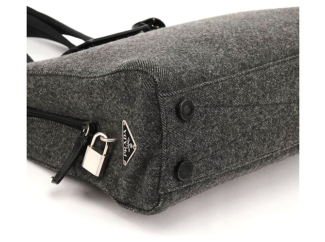 Prada Borsa Tote Padlock in lana e pelle grigio e nero Fall 1999 - vista 8