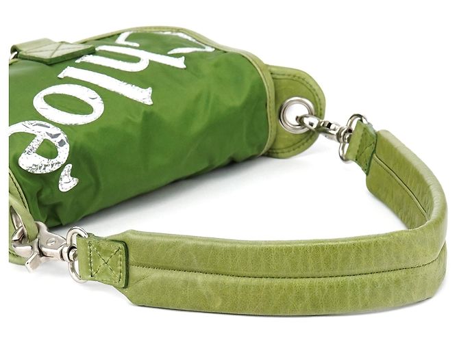 Chloé Grüne Nylon-Schultertasche mit Logo-Klappe - Ansicht 14