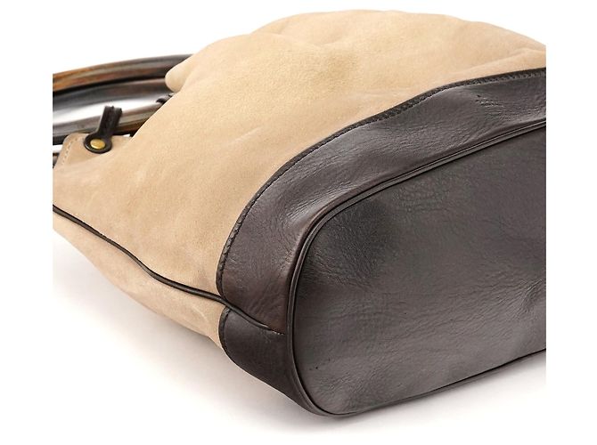 Gucci 106294 Borsa a secchiello in camoscio beige con manico in legno - vista 8