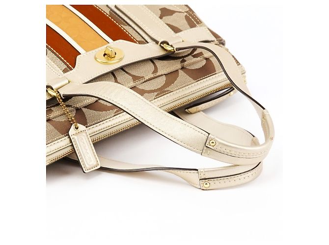 Coach F11620 Beige Signature Turnlock Tote Bag - Ansicht 11