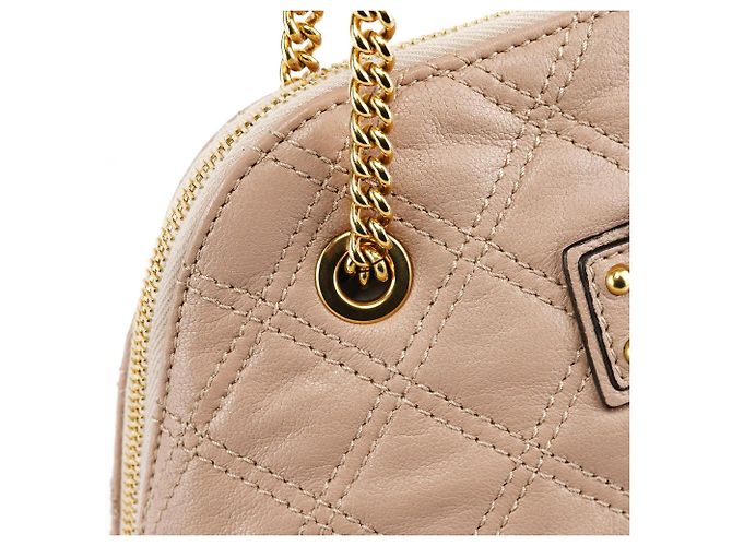 Marc Jacobs Gesteppte Leder-Schultertasche mit Kette in Rosa Beige - Ansicht 7