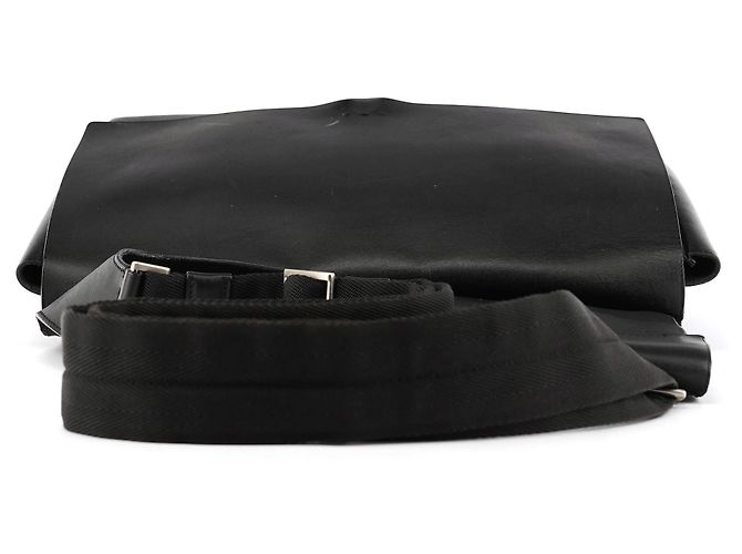 Prada Bolsa de ombro em couro preto com fivela Fall 1999 - vista 4