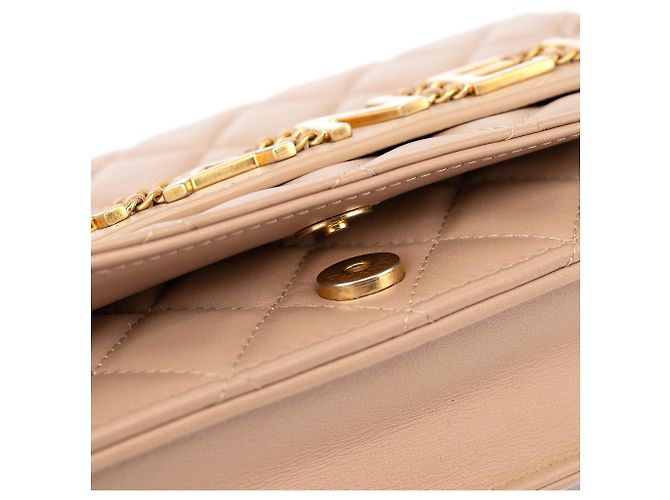 Chanel Borsa in pelle d'agnello matelassé beige con logo e catena - vista 11