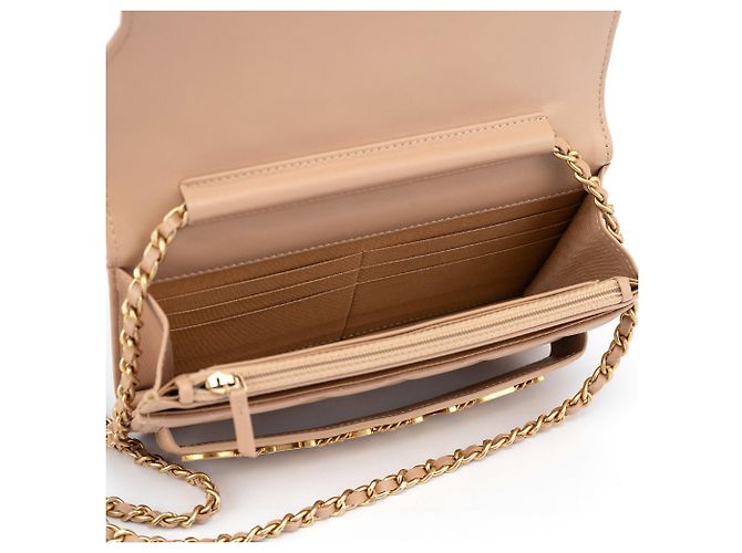Chanel Borsa in pelle d'agnello matelassé beige con logo e catena - vista 14