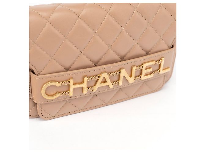 Chanel Borsa in pelle d'agnello matelassé beige con logo e catena - vista 6