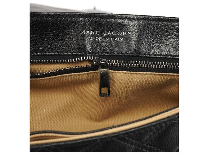 Marc Jacobs  mala de ombro em pele acolchoada preta com corrente - vista 14