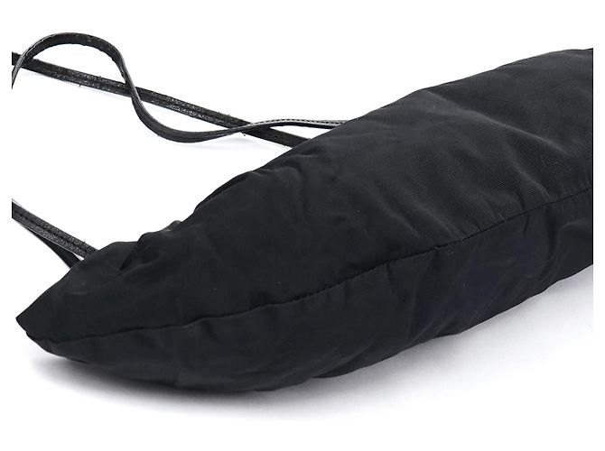 Miu Miu Borsa a spalla pochette in nylon nero - vista 7